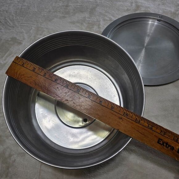 Regal Quality Aluminum Regal Ware Inc Cake Pie Carrier w/Working Locks USA Made - Picture 11 of 13